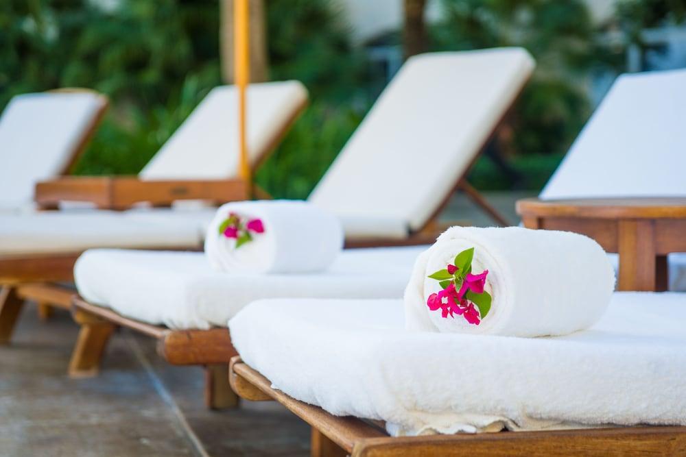 The Palms Turks And Caicos Hotel Грейс Бей Екстериор снимка