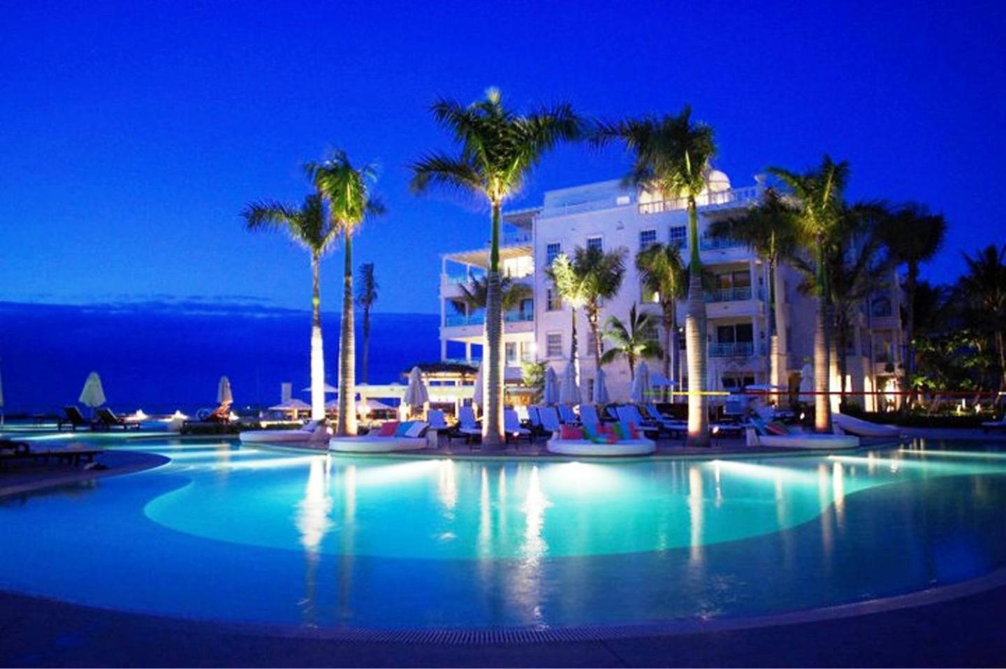 The Palms Turks And Caicos Hotel Грейс Бей Екстериор снимка